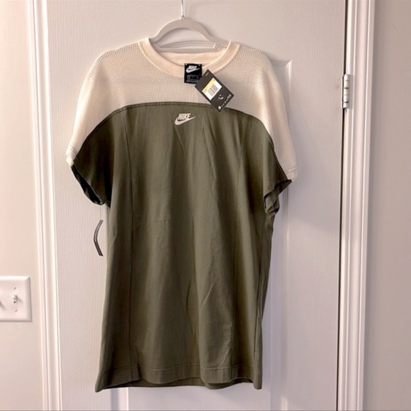 ⭐️Women’s Nike Mesh T-shirt dress⭐️ - Picture 2 of 5